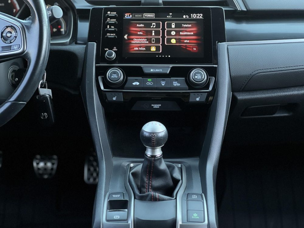 HONDA CIVIC 1.0 T Executive Sport Line 65e km. Magyarországi. 2 tulajdonos. Teljes szerviztörténet!