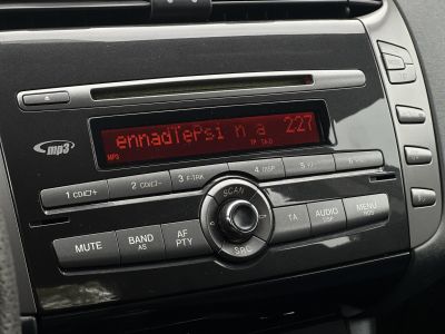 FIAT BRAVO 1.4 16V Active Magyarországon vásárolt. 1. tulajdonostól. végig vezetett szervízkönyv. 87e Km