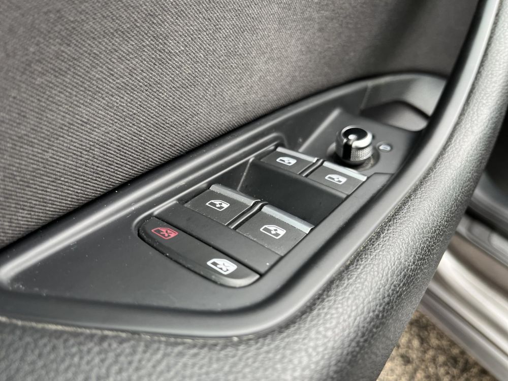 AUDI A4 Avant 40 TDI Advanced S-tronic M.o.-i. Virtual cockpit. Tempomat Navi Bluetooth Carplay