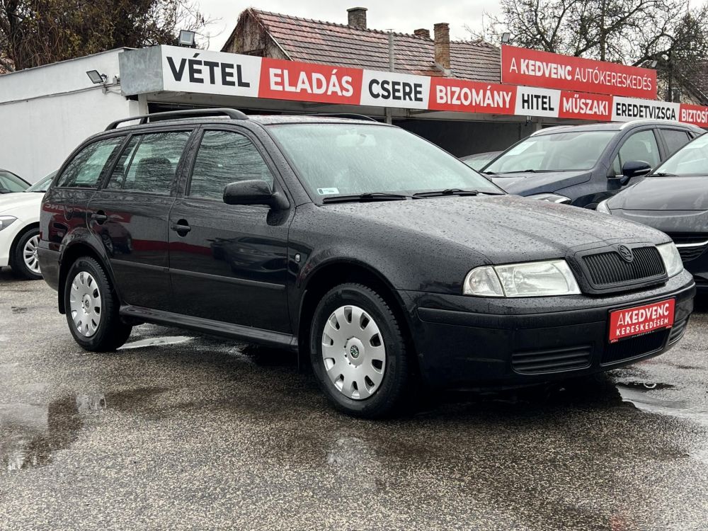 SKODA OCTAVIA Combi 1.6 Classic Klíma Vonóhororg City szervó!