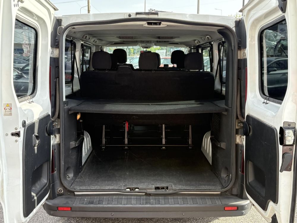 OPEL VIVARO 1.6 CDTI L1H1 2.7t Start-Stop Euro 6 (9 személyes) M.o.-i. 1.tul. Tempomat Klíma Tolatóradar