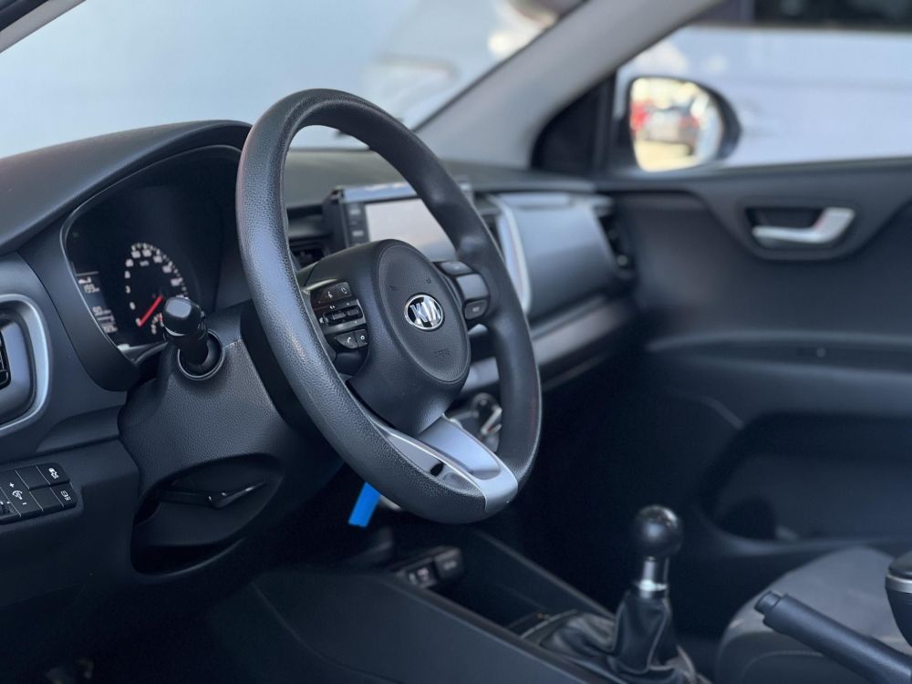 KIA STONIC 1.25 MPI Style 63e km. Magyarországi. Gyári fényezés. Végig vezetett szervizkönyv!