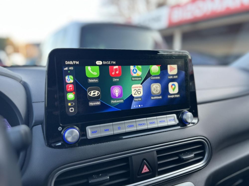 HYUNDAI KONA EV 64kWh Premium 124e km. 400+ hatótáv. napfénytető. Kitünő állapot!