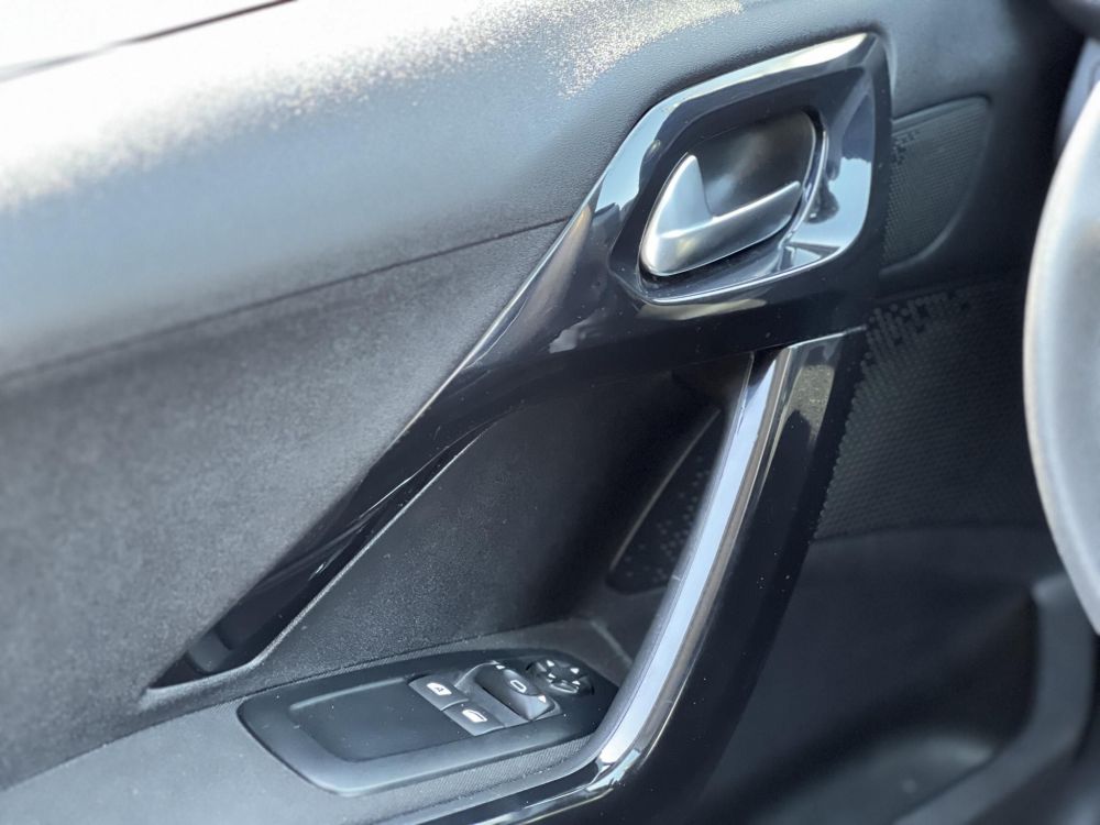 PEUGEOT 208 1.6 BlueHDi Active M.o.-i. 1.tul. klíma. 5L/100km. vezérlés cserélve!