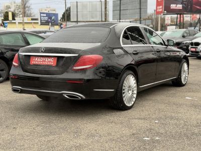 MERCEDES-BENZ E 220 d 9G-TRONIC Megkímélt állapot. LED Holttér HUD Carplay Fakormány 360kamera