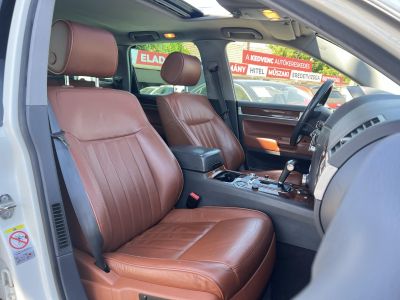 VOLKSWAGEN TOUAREG 3.0 V6 TDI Tiptronic ic Magyarországi. 3.5T vonóhorog. napfénytető. barna bőr. szervizelt!