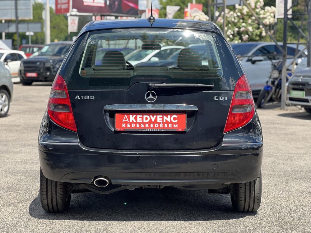MERCEDES-BENZ A 180 CDI Avantgarde 169e km. világos belső. teljes nagyszerviz elvégezve!