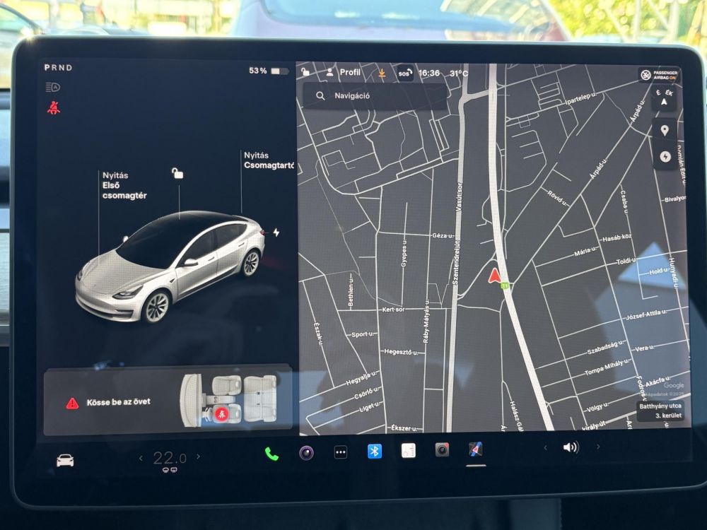 TESLA MODEL 3 Standard Range Plus Aut 62e km. mátrix LED. hőszivattyú. garanciális. premium hifi!