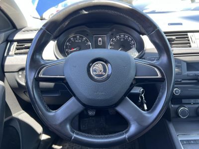 SKODA OCTAVIA Combi 1.4 TSI Ambition 168e km. Tempomat Digitklíma Multikormány Végig vezetett szervizkönyv!