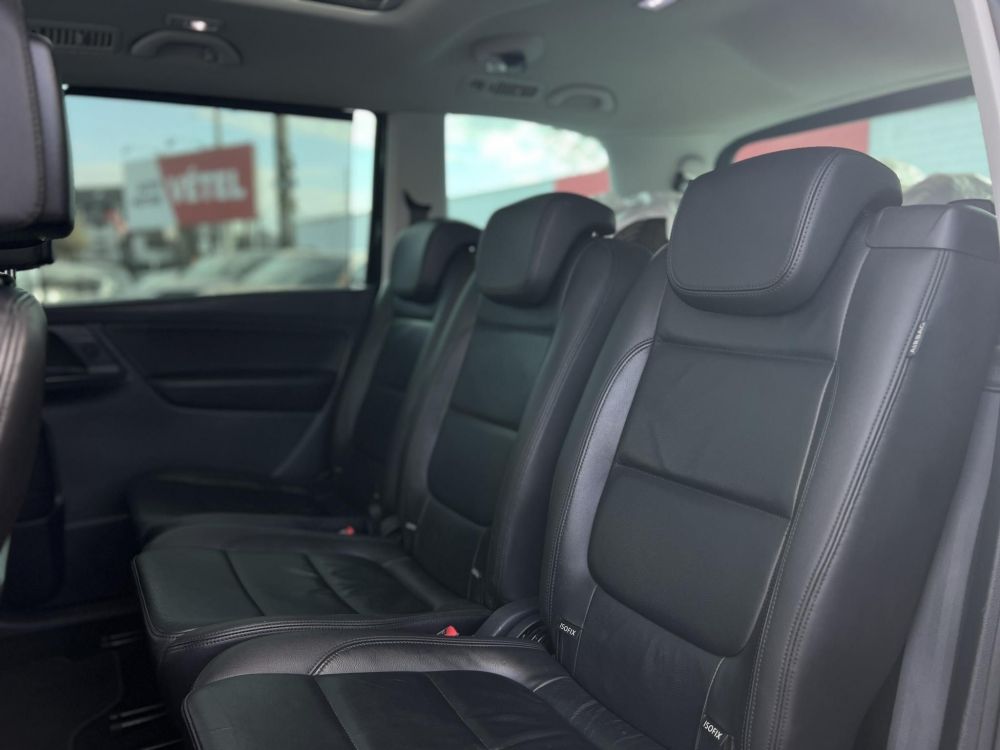 VOLKSWAGEN SHARAN 2.0 TDI BMT SCR Highline DSG [7 személy] Dynaudio. ülésmemória. Carplay. pano. vonóhorog. kamera. stb