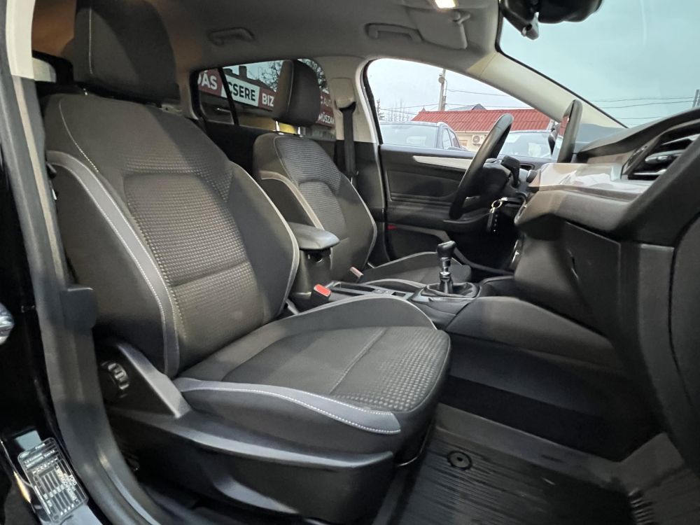 FORD FOCUS 1.0 EcoBoost Connected M.o.-i. 1.tul. Márkaszervizelt. Carplay!