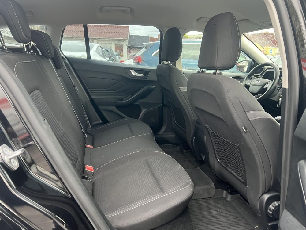 FORD FOCUS 1.0 EcoBoost Connected M.o.-i 1.tul. Márkaszervizelt! Carplay
