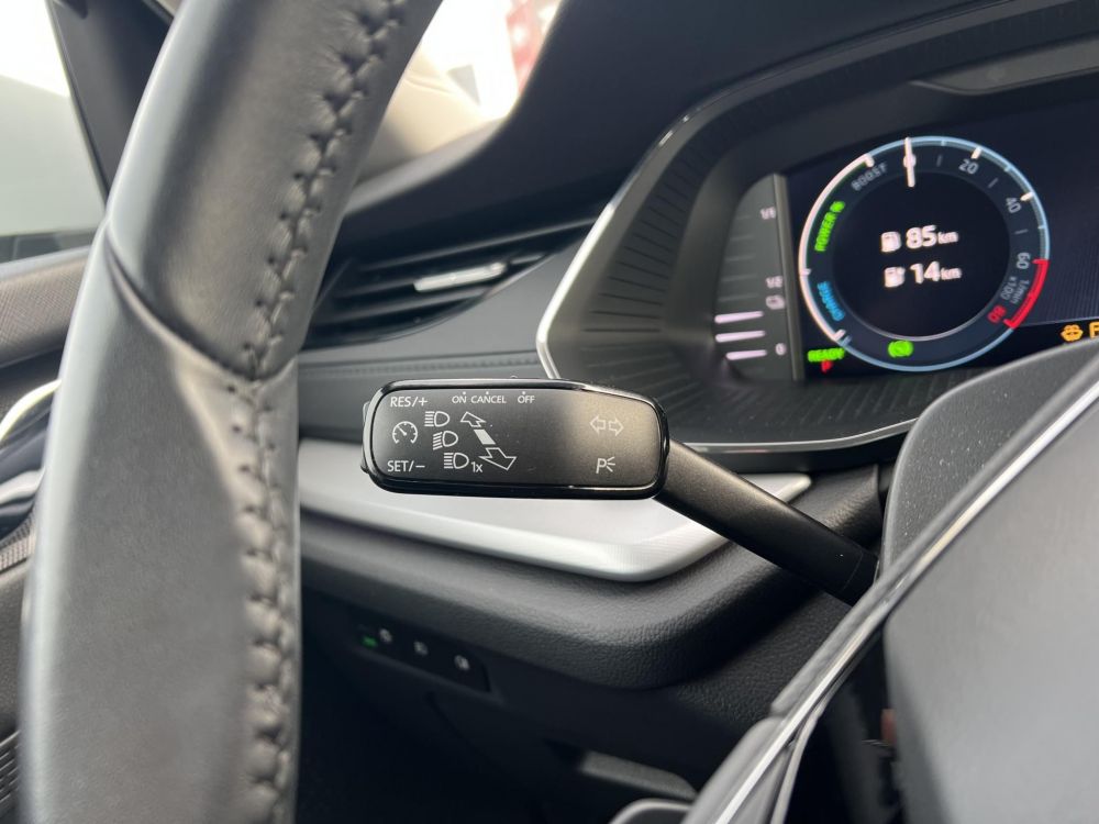 SKODA OCTAVIA Combi 1.4 TSI pHEV Ambition DSG 22e km. LED Tempomat Carplay Sávtartó Ülésfűtés Kormányfűtés Virtual Cockpit