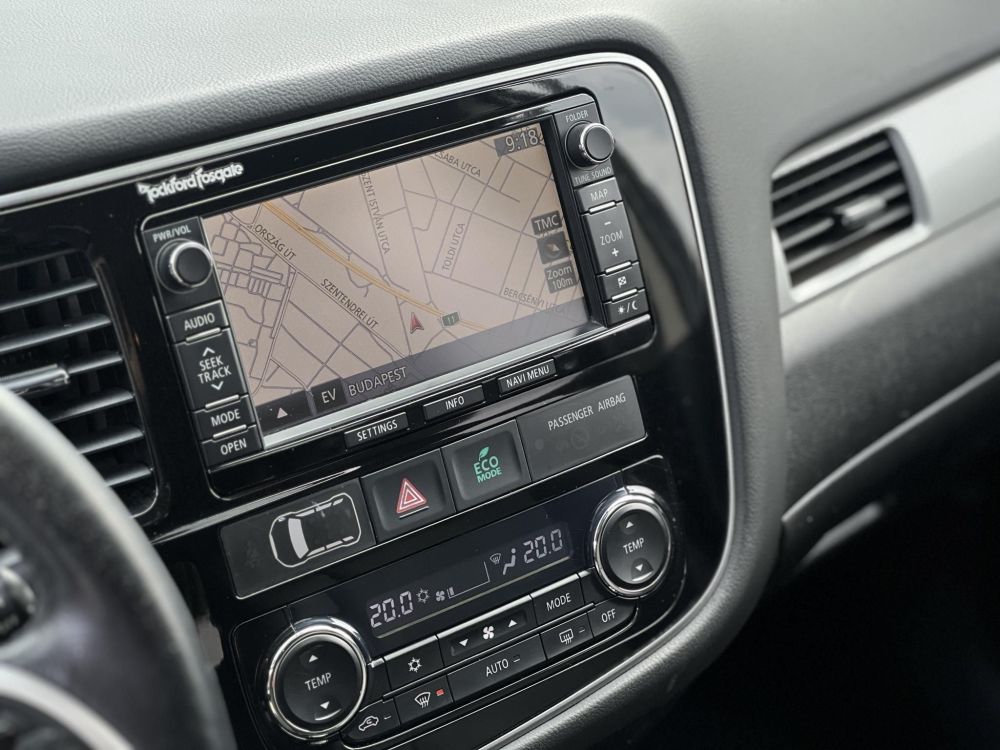 MITSUBISHI OUTLANDER 2.0 PHEV Instyle Navi 4WD CVT