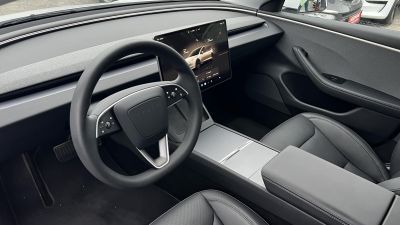 TESLA MODEL 3 RWD Premium (Automata) Kifogástalan. újszerű állapotban. 500km WLTP