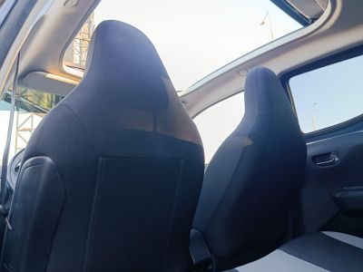 TOYOTA AYGO 1.0 x-play look (Automata) Magyar 112e km tolatókamera panoráma tető!