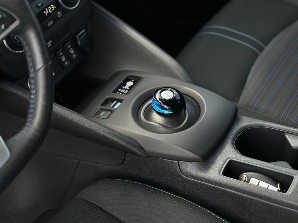 NISSAN LEAF Acenta 40kWh (Automata) 29e km. 270km hatótáv. keyless. 360 kamera. első-hátsó ülésfűtés. téli-nyári ker