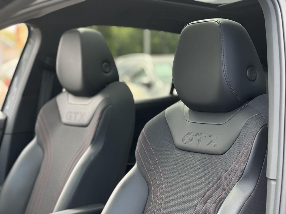 VOLKSWAGEN ID.5 77 kWh GTX 4Motion 60e km. téli-nyári kerék garnitúra. megkímélt állapot!