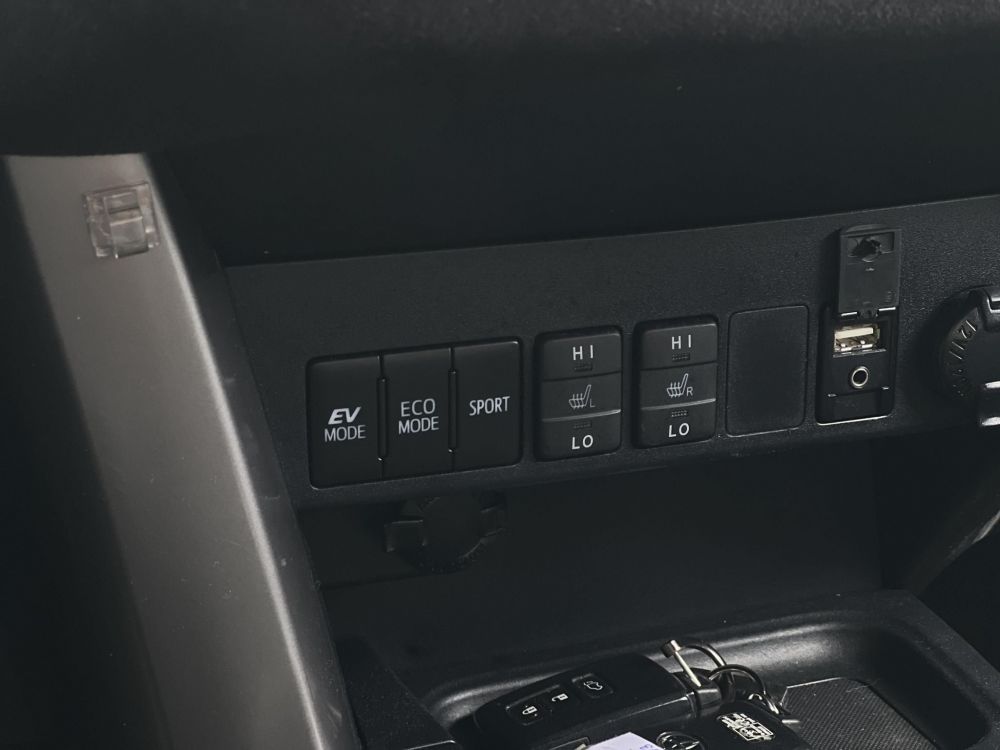TOYOTA RAV 4 Rav4 2.5 Hybrid Executive e-CVT 4WD összkerékhajtás. végig márkaszervizelt!