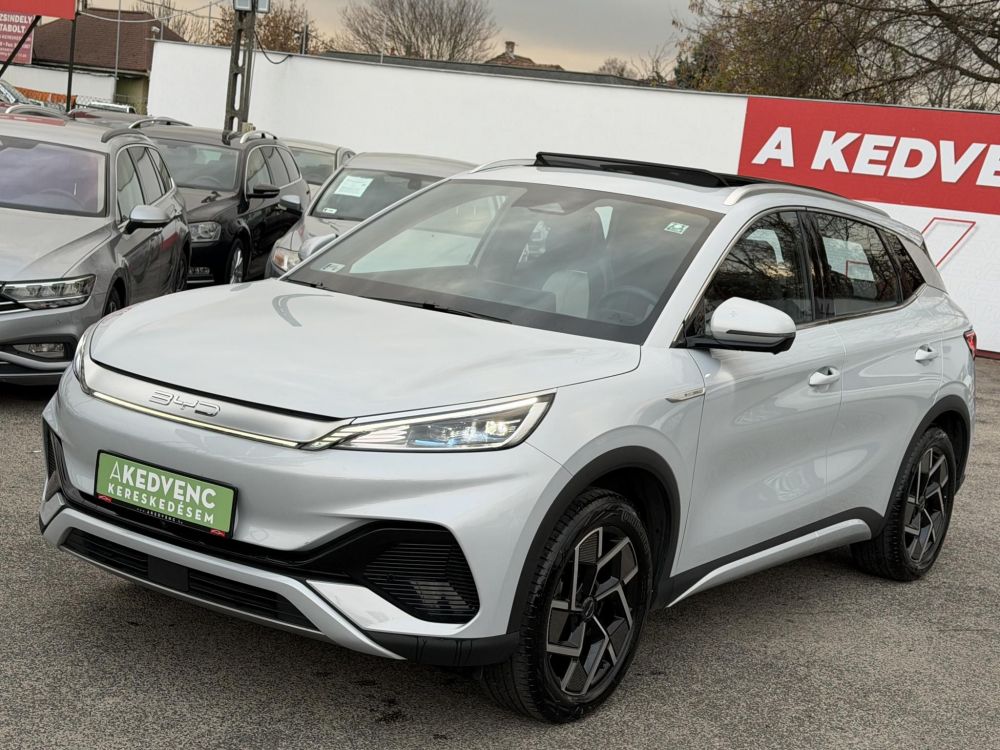 BYD ATTO 3 Design 60,4kWh M.o.-i. 1.tul. LFP. garanciális. panorámatető. világos belső!