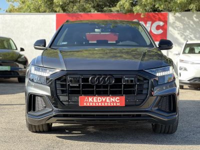 AUDI Q8 50 TDI quattro Tiptronic ic 77e km. M.o.-i. márkaszervizelt előélet. téli-nyári kerék szett!