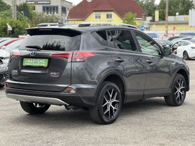TOYOTA RAV 4 Rav4 2.5 Hybrid Executive 2WD e-CVT 114e km. Tempomat Ülésfűtés Navi Sávtartó Kamera Keyless