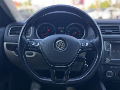 VOLKSWAGEN JETTA VI 1.4 TSI BMT Comfortline