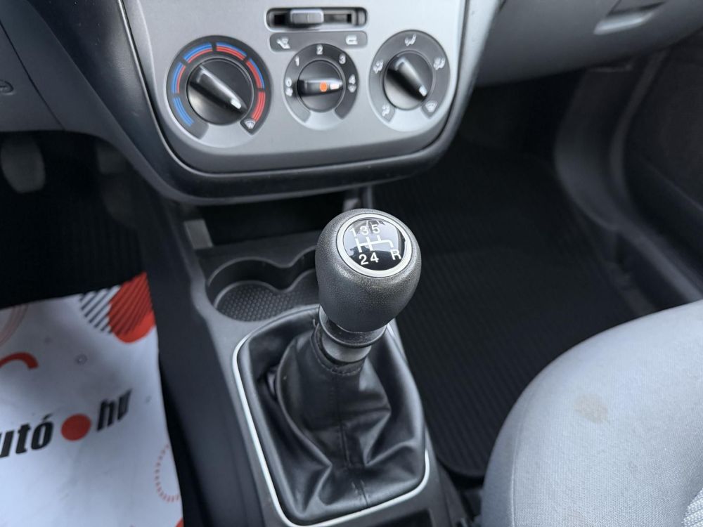 FIAT LINEA 1.4 8V Active (EU5) M.o.-i. 1.tul. klíma. vonóhorog. 4 évszakos gumik!