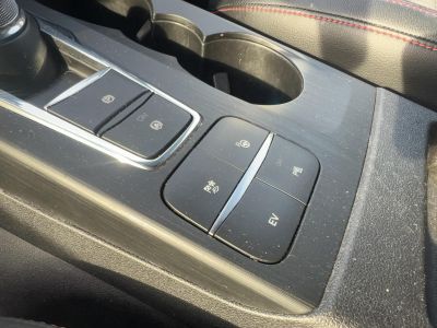 FORD KUGA 2.5 PHEV ST-Line CVT 66e km. Fekete Bőr. 8 kerék. kamera. Carplay