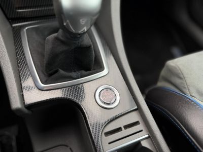 FORD FOCUS RS 2.5 T Értékes kiegészítőkkel