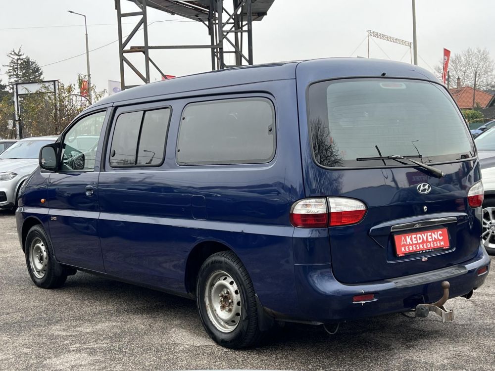 HYUNDAI H-1 2.5 CRDI (9 személyes )