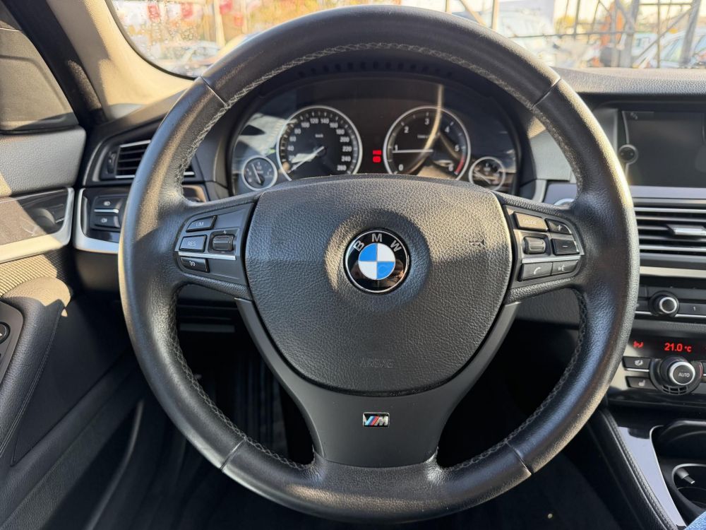 BMW 525d xDrive Touring (Automata) Xenon Tempomat Ülésfűtés PDC Navi Vezérlés cserélve!