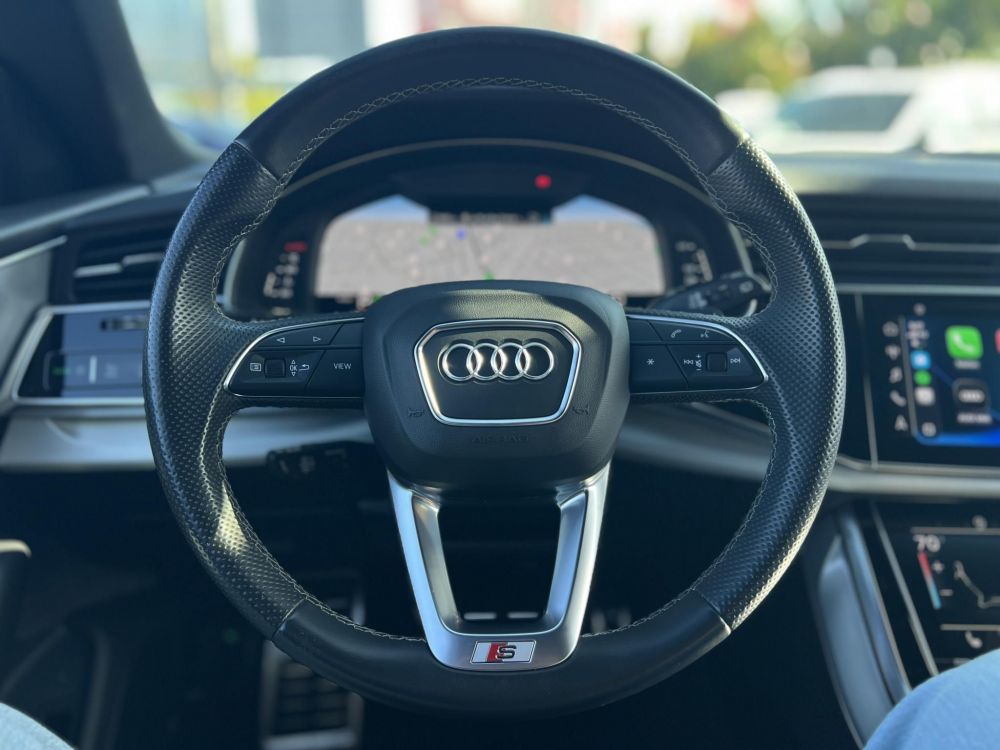 AUDI Q8 50 TDI quattro Tiptronic ic 77e km. M.o.-i. márkaszervizelt előélet. téli-nyári kerék szett!