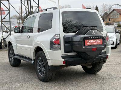 MITSUBISHI PAJERO 3.2 DI-D Instyle Navi (Automata) 117e km. M.o.-i. napfénytető. felező váltó. fakormány. megkímélt állapot!