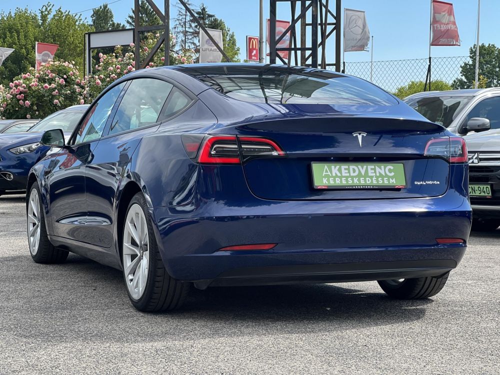 TESLA MODEL 3 Long Range AWD (Automata) 44e km. FEHÉR BELSŐ. mátrix LED. hőszivattyú. garanciális!