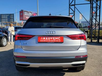 AUDI Q3 40 TFSI S line quattro S-tronic 70e km! Magyarországi LED Carplay Navigáció Keyless Márkaszervizelt!