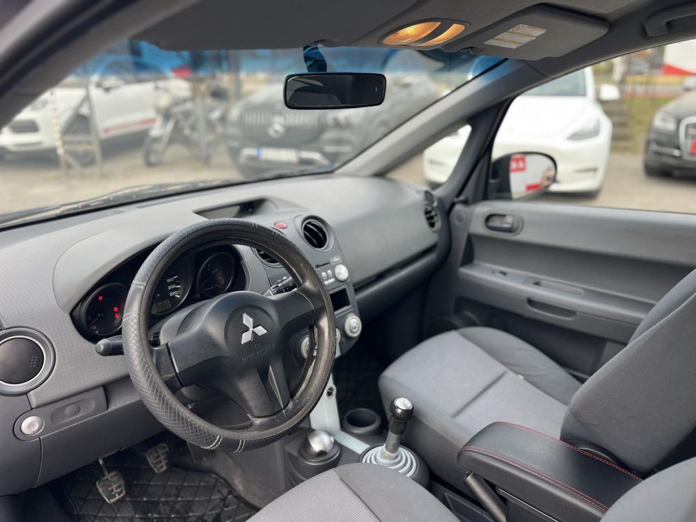 MITSUBISHI COLT 1.3 Inform AC