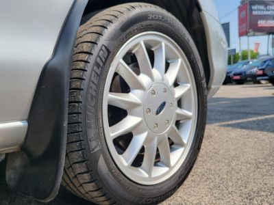 FORD MONDEO 2.5 V6 Ghia 72e km! M.o.-i. 1.tul. digit klíma el.ablak el. tükör ülésfűtés radar