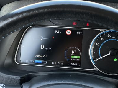 NISSAN LEAF N-Connecta 40kWh (Automata) 60e km. 270km hatótáv. keyless. 360 kamera. első-hátsó ülésfűtés. téli-nyári!