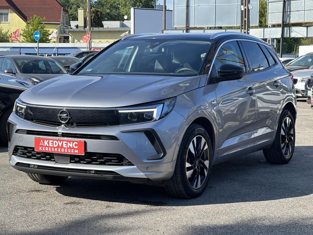 OPEL GRANDLAND 1.2 T Ultimate (Automata) 92e km. M.o.-i. LED. Memória. Üléshűtés. 360 fokos kamera. Carplay!