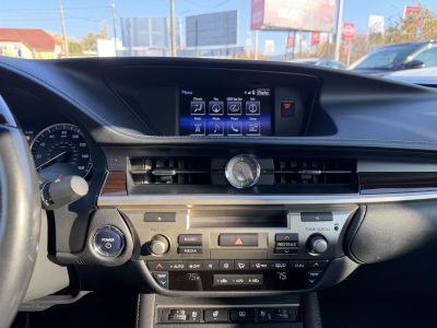 LEXUS ES 300H 112e km. Fakormány. ülésszellőzés. kormányfűtés. kamera. roló!