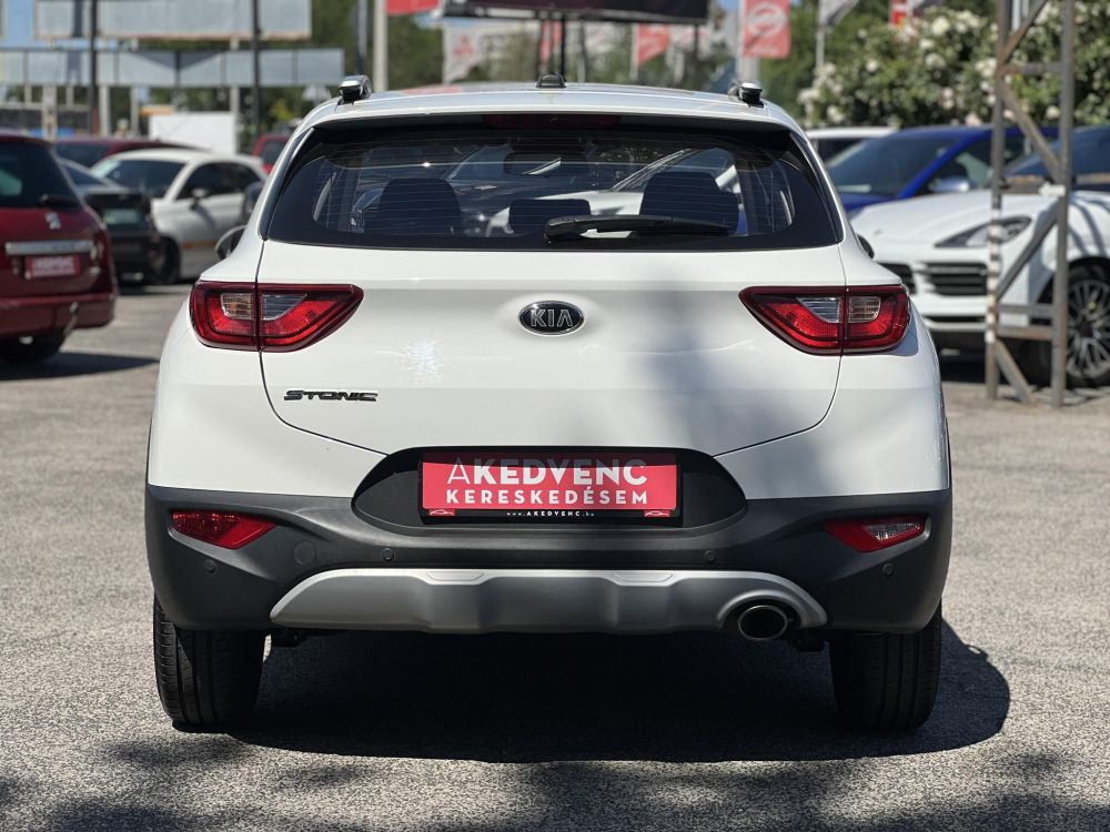 KIA STONIC 1.25 MPI Style 63e km. Magyarországi. Gyári fényezés. Végig vezetett szervizkönyv!