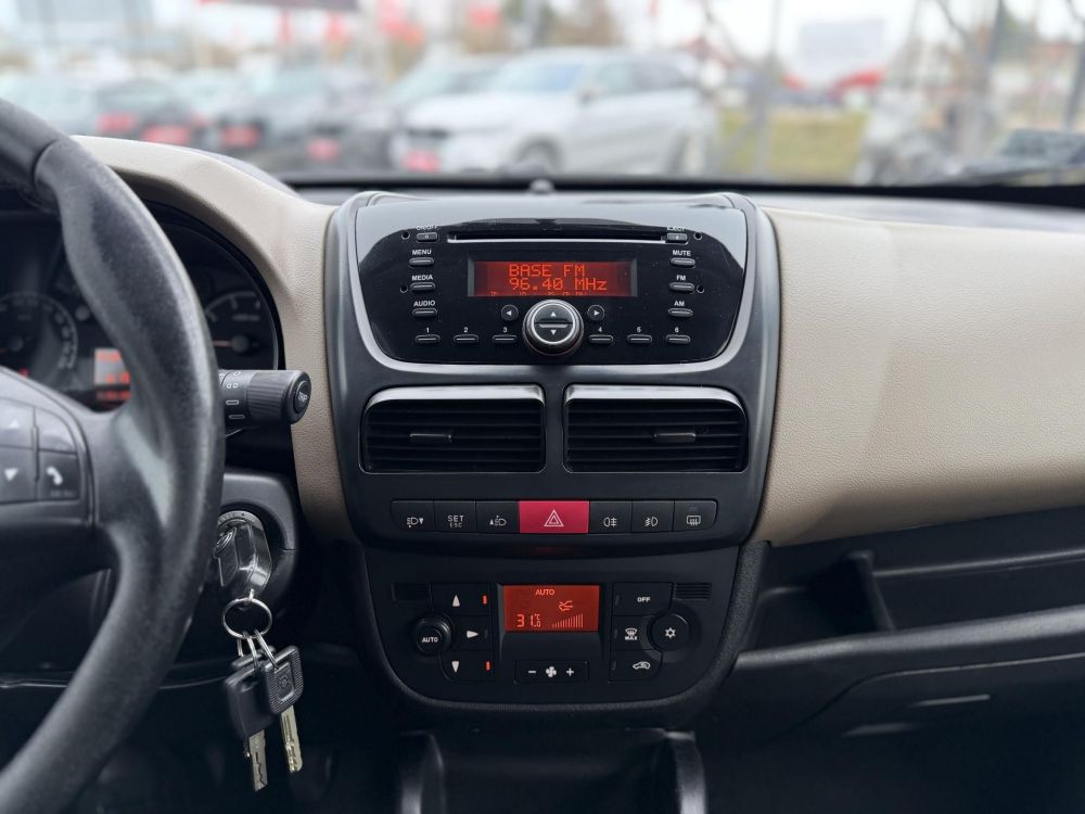 OPEL COMBO 1.6 CDTI L1H1 Enjoy 7 személyes M.o.-i. 1.tul. Márkaszervizelt. Téli-nyári kerék garnitúra!