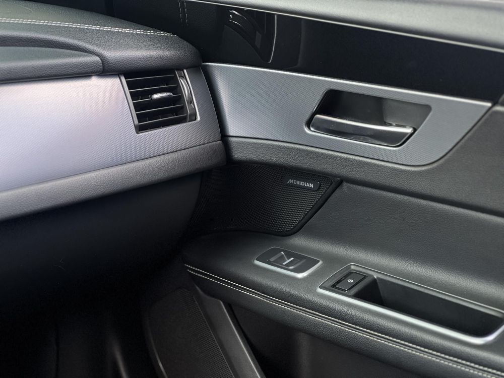 JAGUAR XF 2.0 i4D Portfolio