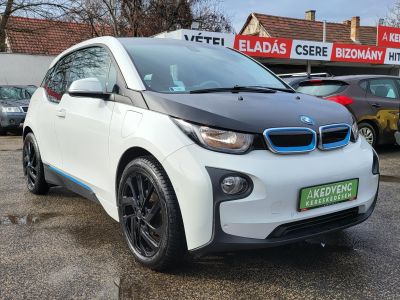 BMW I3 REX (Automata) Új 4 évszakos gumik! Loft belső. Nagy navigáció. 2 töltő kábel. Megkímélt!