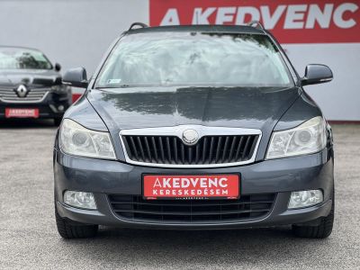 SKODA OCTAVIA Combi 2.0 TDI Ambiente DSG Tempomat Ülésfűtés Bluetooth Navigáció!