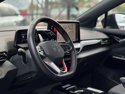 VOLKSWAGEN ID.5 77 kWh GTX 4Motion 60e km. téli-nyári kerék garnitúra. megkímélt állapot!