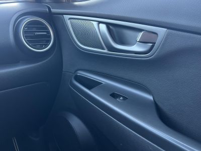 HYUNDAI KONA EV 64kWh Premium Magas felszereltség. megkímélt állapot! LED fényszóró Kamera Keyless Android!