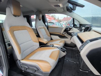 BMW I3 REX (Automata) Új 4 évszakos gumik! Loft belső. Nagy navigáció. 2 töltő kábel. Megkímélt!