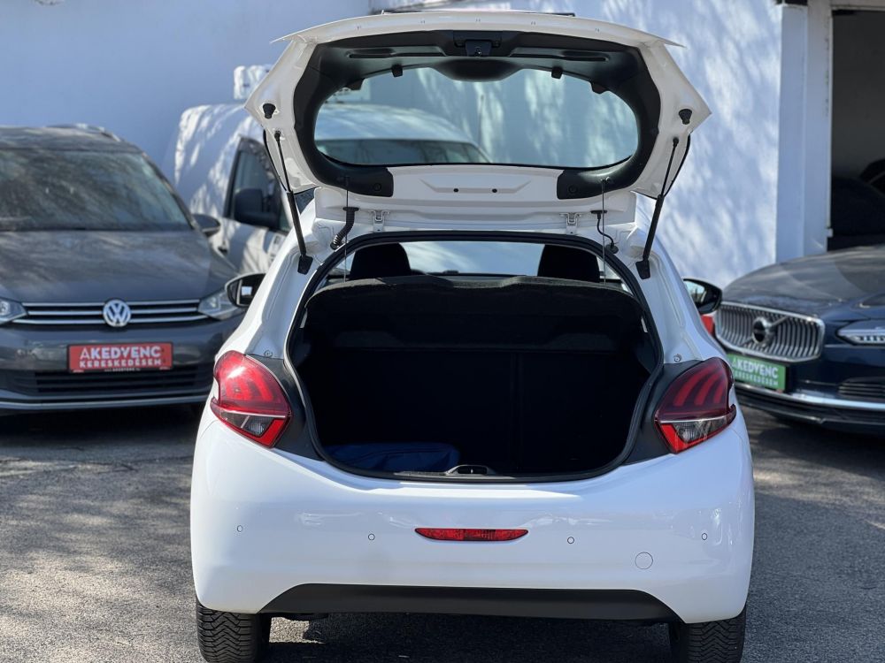 PEUGEOT 208 1.6 BlueHDi Active M.o.-i. 1.tul. klíma. 5L/100km. vezérlés cserélve!